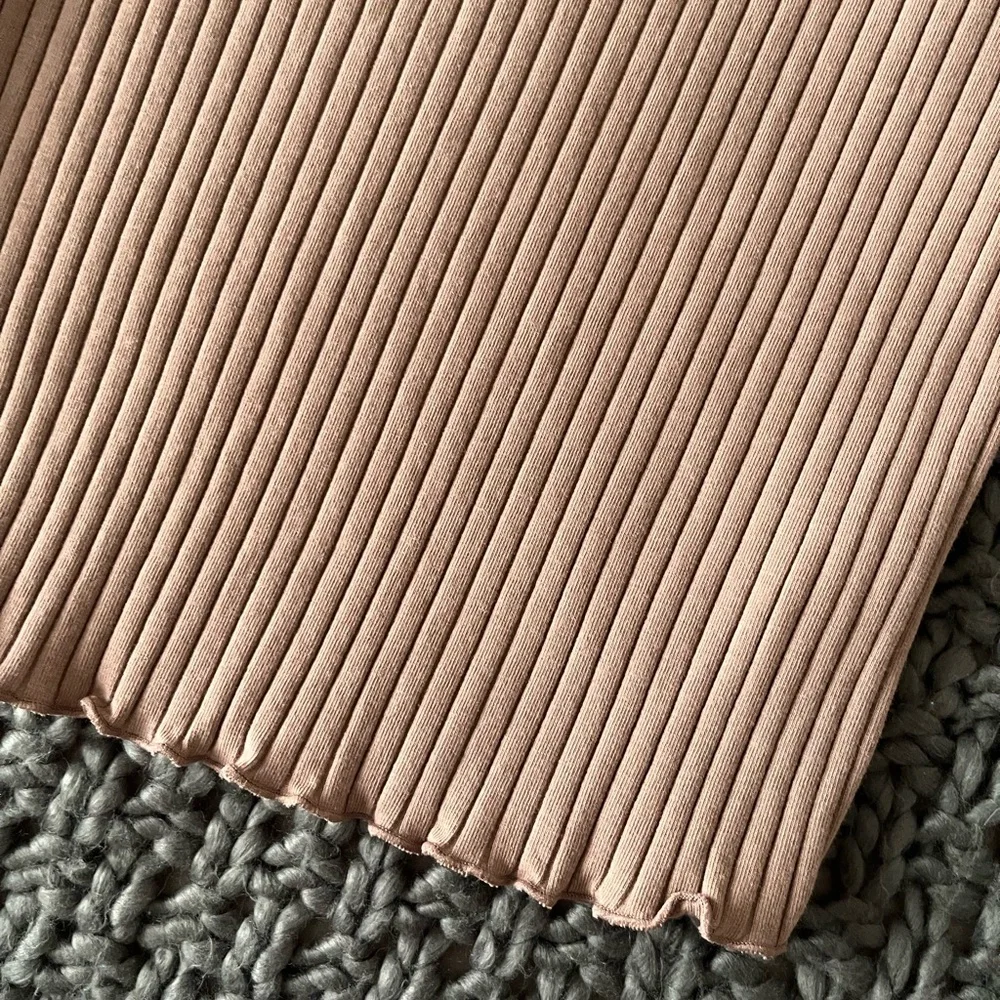 Old Navy Women's Ribbed Tank Top - Espresso - Picture 5 of 6